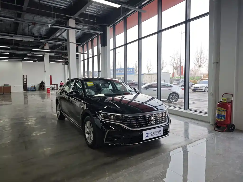 Volkswagen Passat PHEV 2025 430PHEV Hybrid Business Edition
