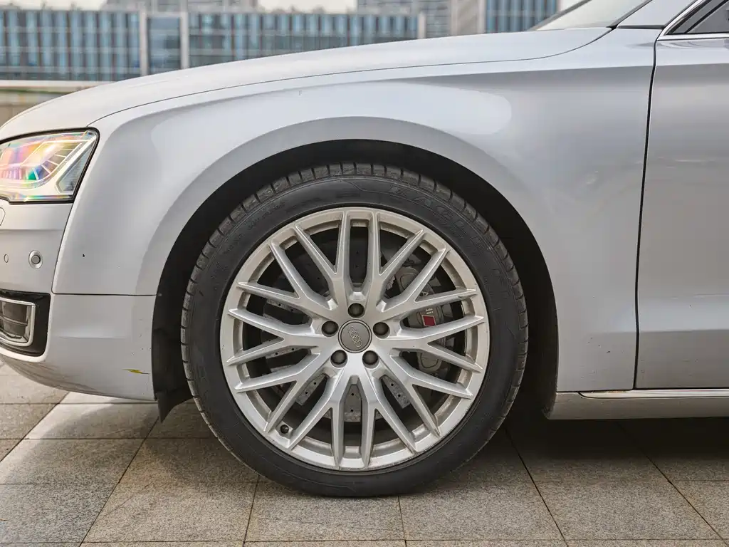 Audi A8L 2014 60 TFSI quattro Exclusive