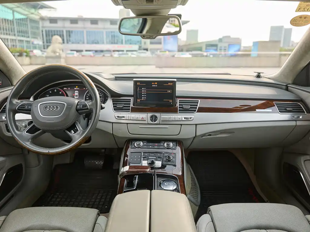 Audi A8L 2014 60 TFSI quattro Exclusive