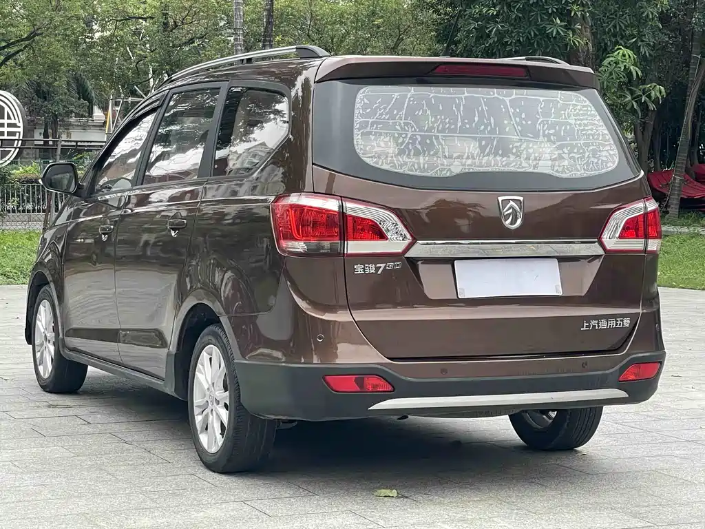 Baojun 730 2014 1.5L Manual Standard Edition 7-seat