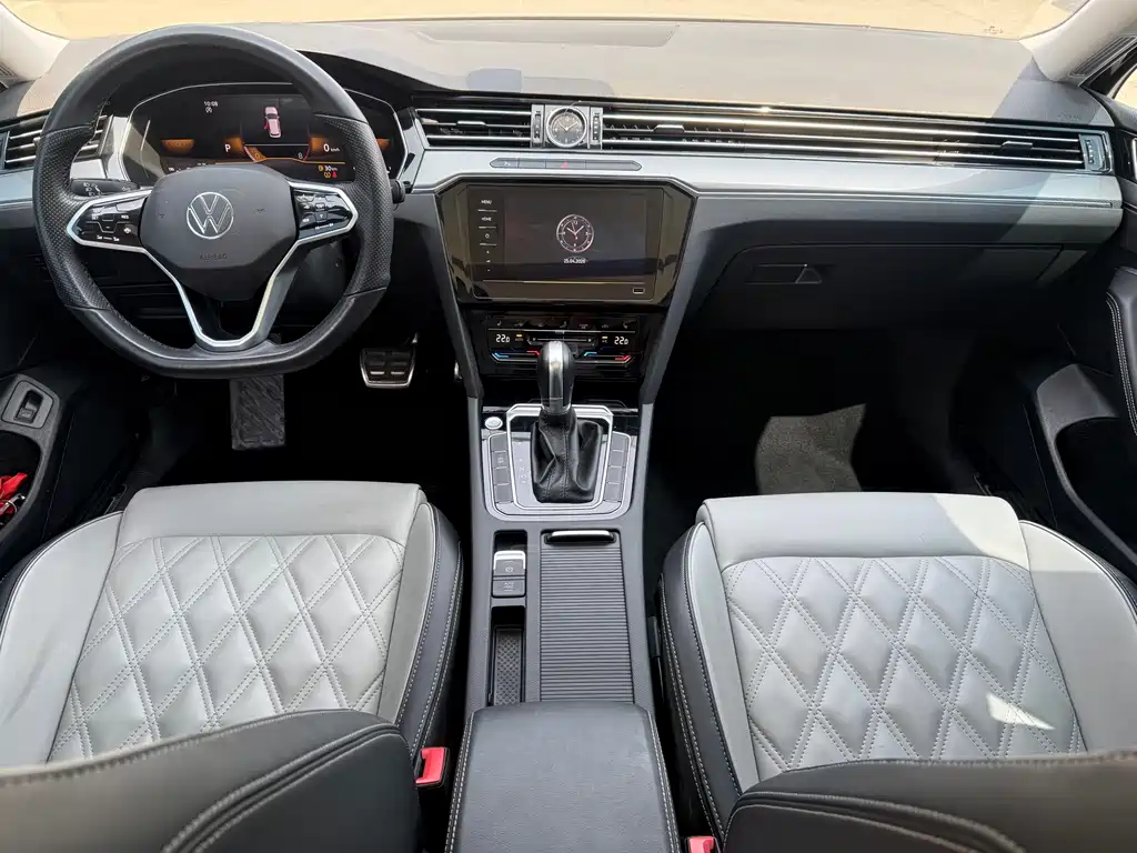 Magotan 2023 2 Million Units Commemorative Edition 330TSI DSG Leading