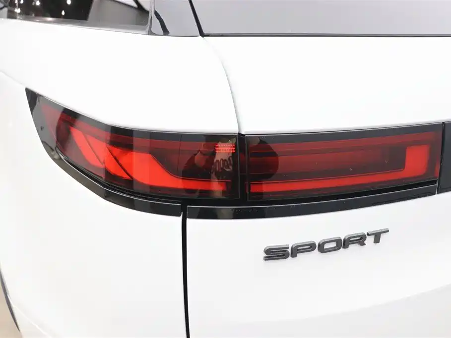 Range Rover Sport 2024 400PS Dynamic SE