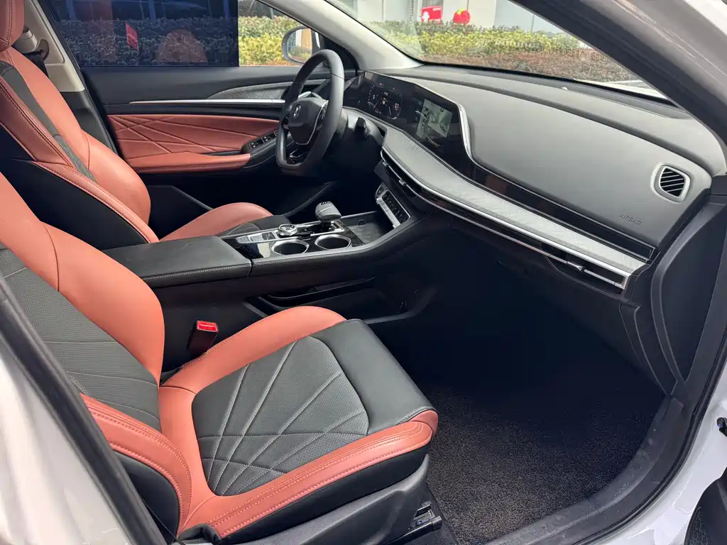 Eado Plus 2023 Blue Whale NE 1.4T GDI DCT Prestige Edition