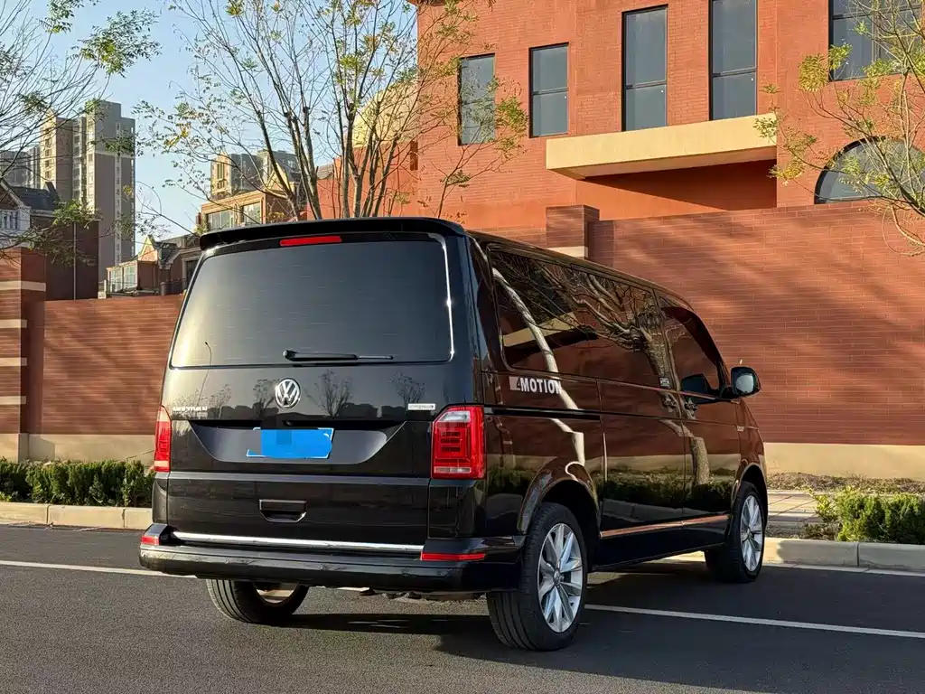 Volkswagen Multivan 2017 2.0TSI FWD Luxury Edition 7-Seater