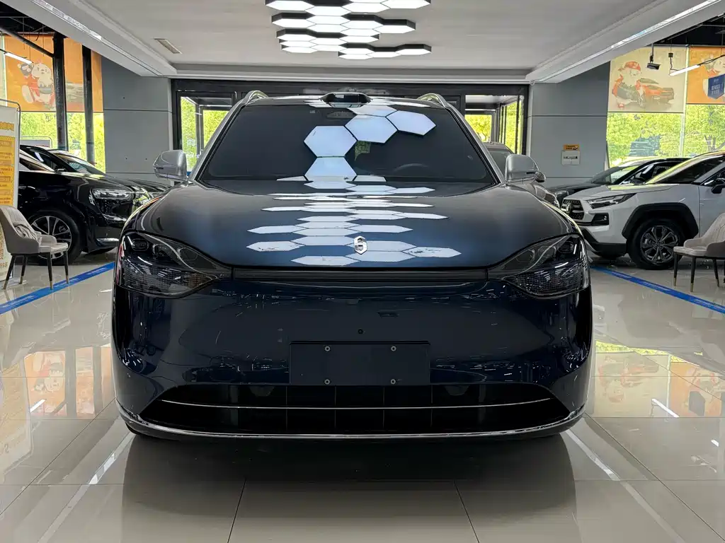 Aito M9 2025 EREV Ultra Edition 52kWh 6-Seater with 192-Line LiDAR