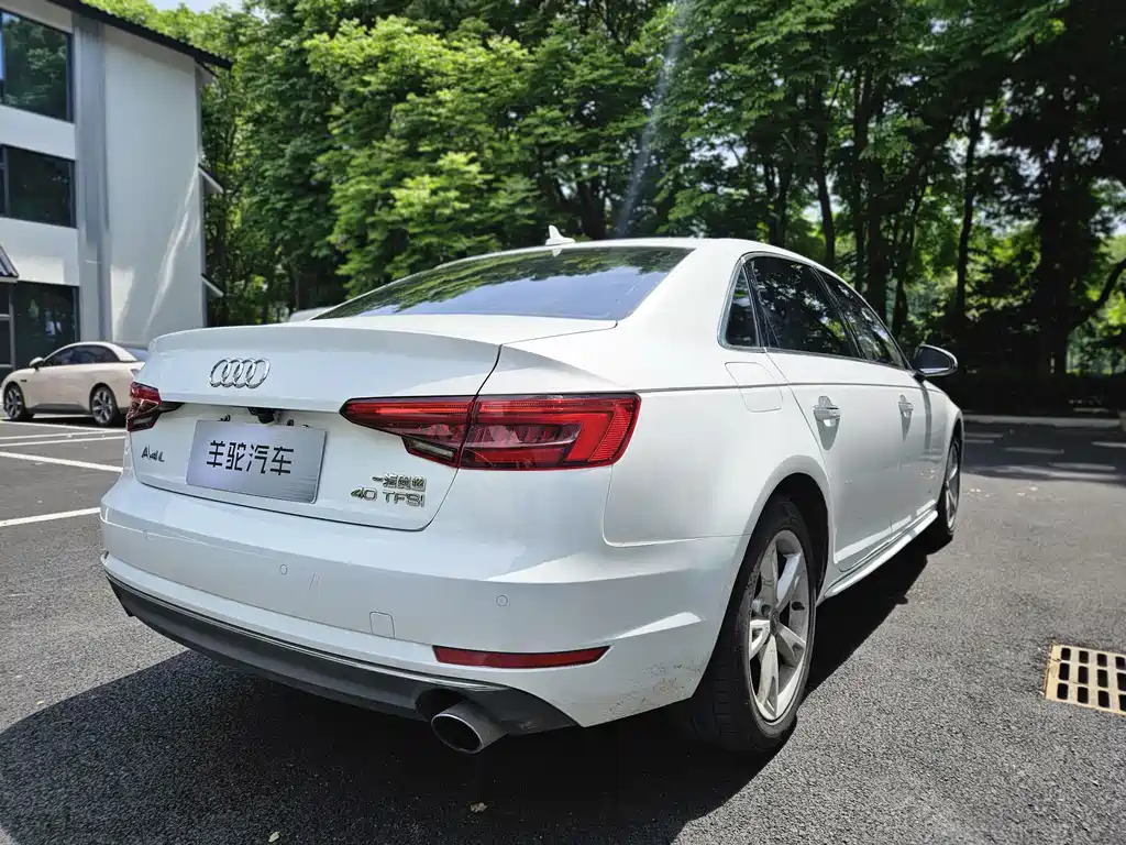 Audi A4L 2017 Plus 40 TFSI Fashion Edition