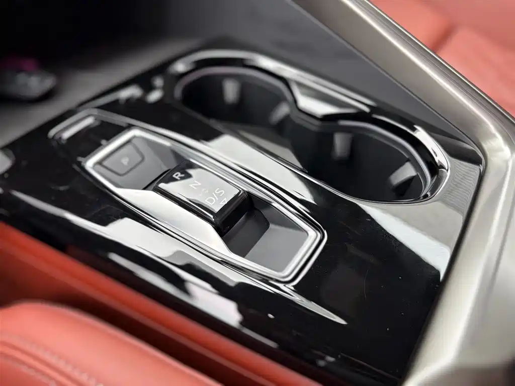 Audi Q5L 2026 2.0T Exclusive Edition for 10 Million Users - фото 15