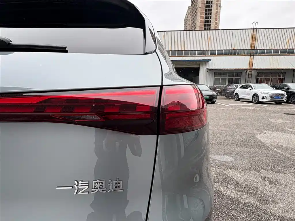 Audi Q5L 2026 2.0T Exclusive Edition for 10 Million Users - фото 19