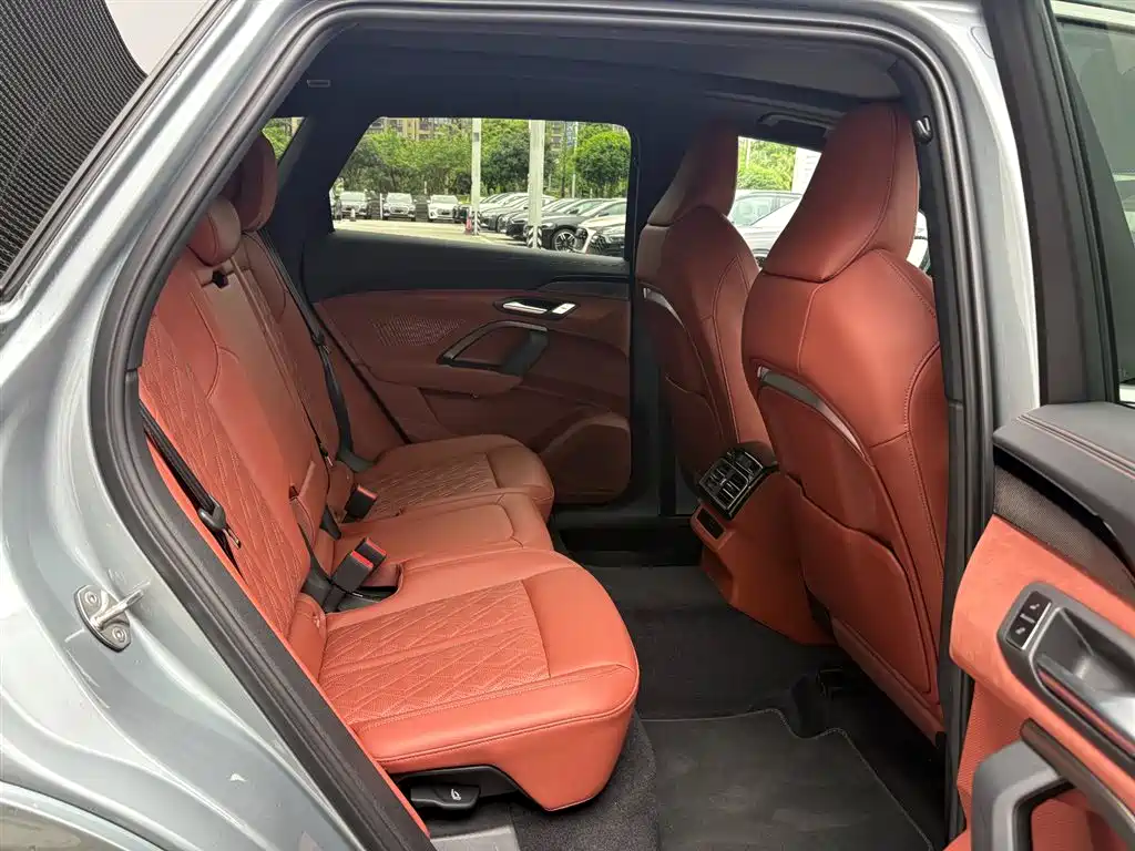 Audi Q5L 2026 2.0T Exclusive Edition for 10 Million Users - фото 23