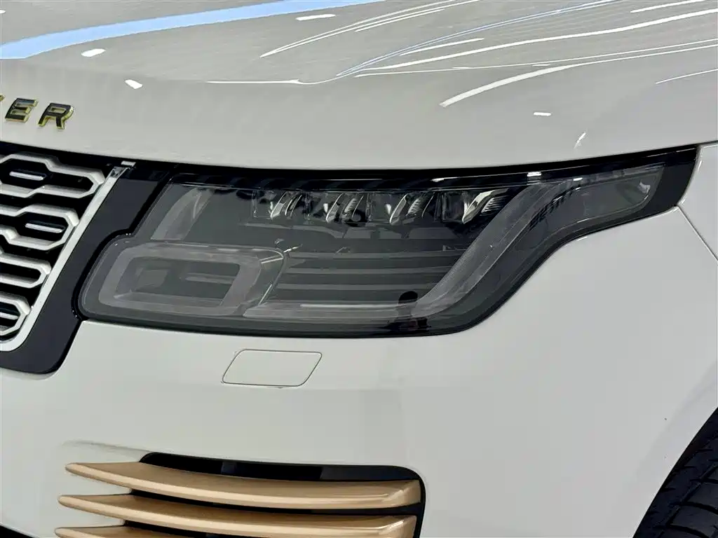 Land Rover Range Rover 2021 3.0 L6 Heritage Extended Classic Edition