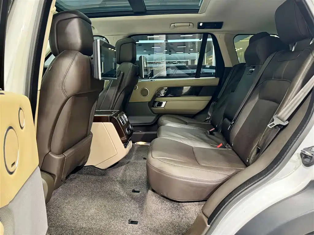 Land Rover Range Rover 2021 3.0 L6 Heritage Extended Classic Edition