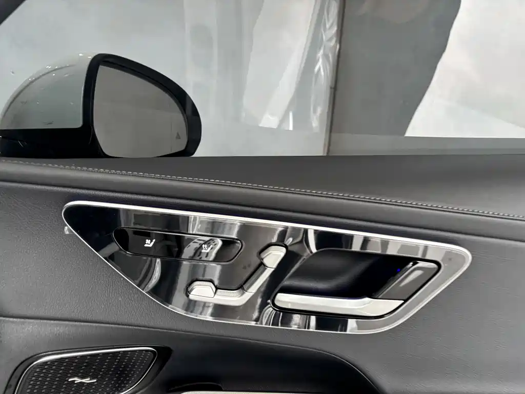 Mercedes-Benz GLC 300 L 4MATIC Dynamic 5-Seater 2025