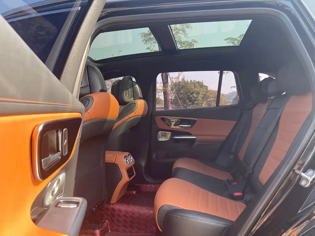 Mercedes-Benz GLC 300 L 4MATIC Luxury 5-Seater 2023 Facelift