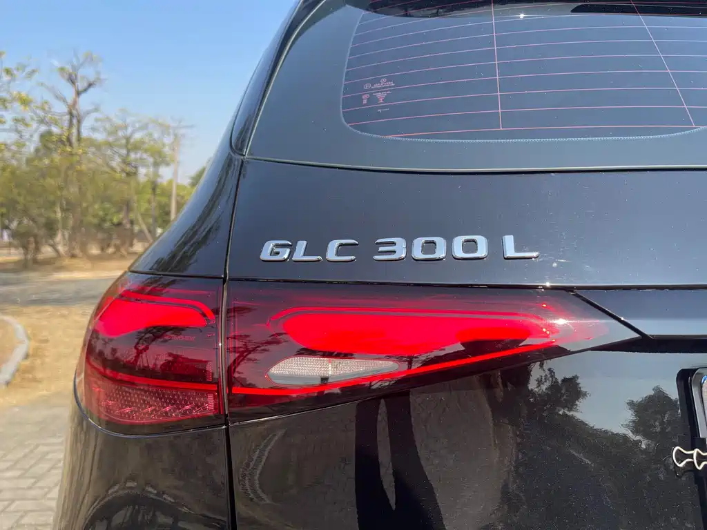 Mercedes-Benz GLC 300 L 4MATIC Luxury 5-Seater 2023 Facelift