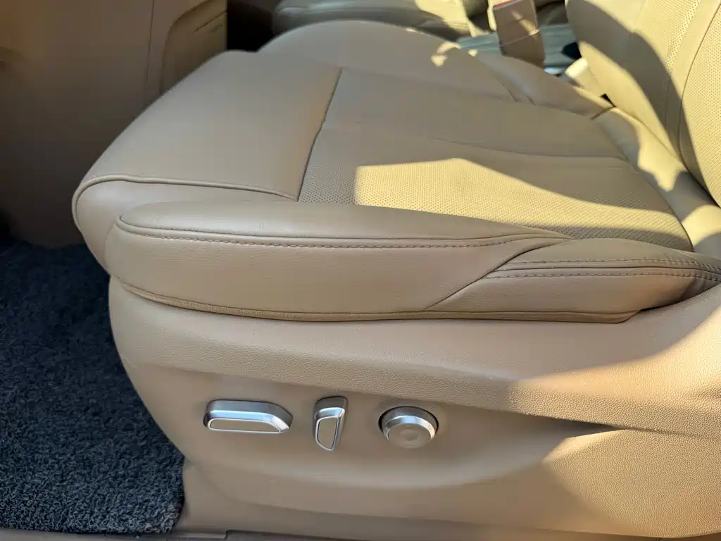 Buick GL8 2020 ES Land Business Class 653T Flagship Edition