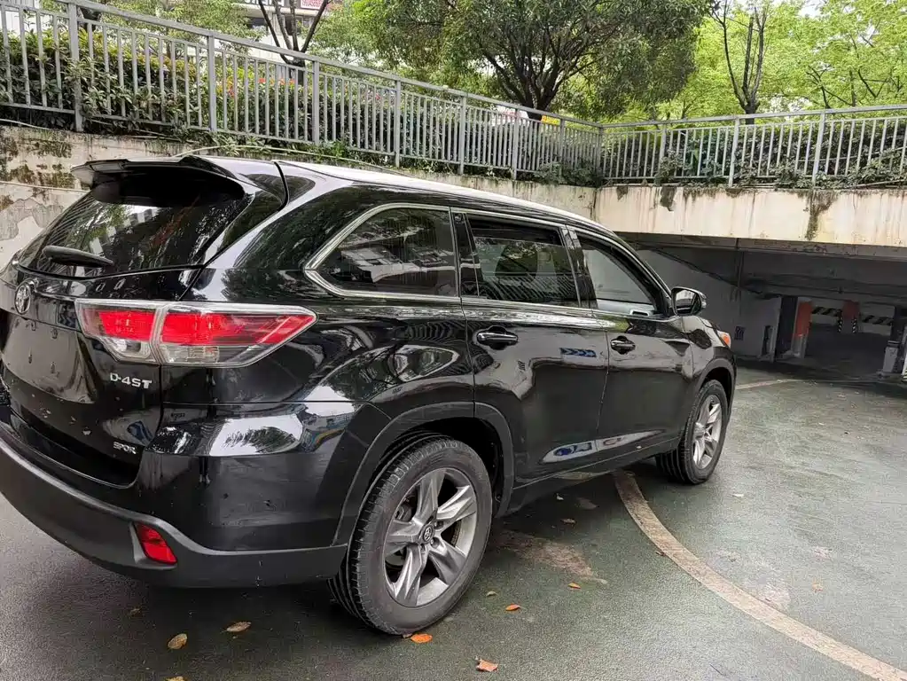 Toyota Highlander 2015 2.0T 2WD Luxury Edition 7-Seater