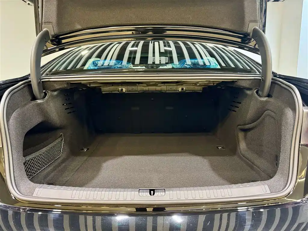 Audi A6L 2025 Facelift 40 TFSI Luxury Dynamic Edition