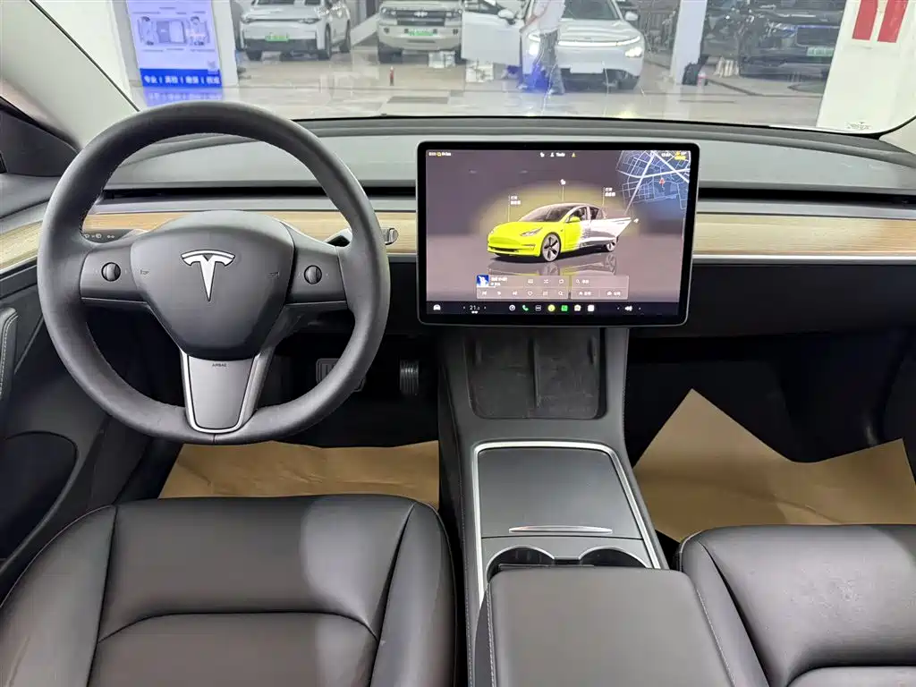 Model 3 2022 Rear-Wheel Drive