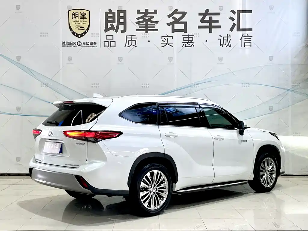 Highlander 2024 2.5L Hybrid AWD Premium 7-Seater