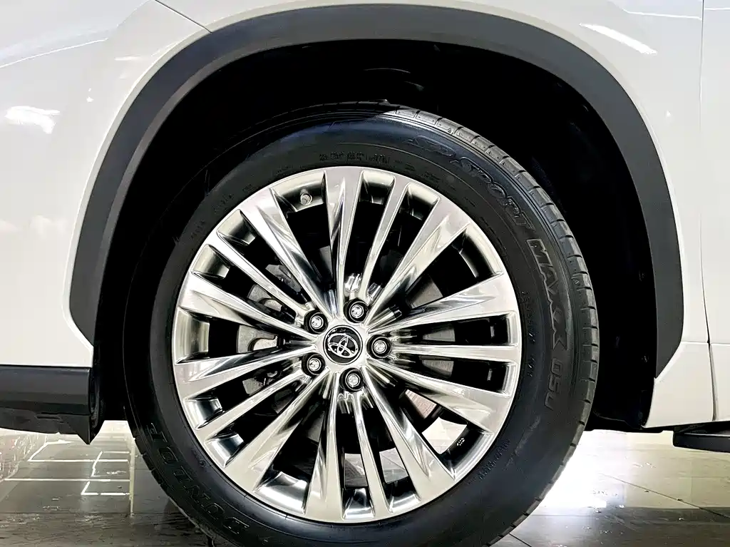 Highlander 2024 2.5L Hybrid AWD Premium 7-Seater