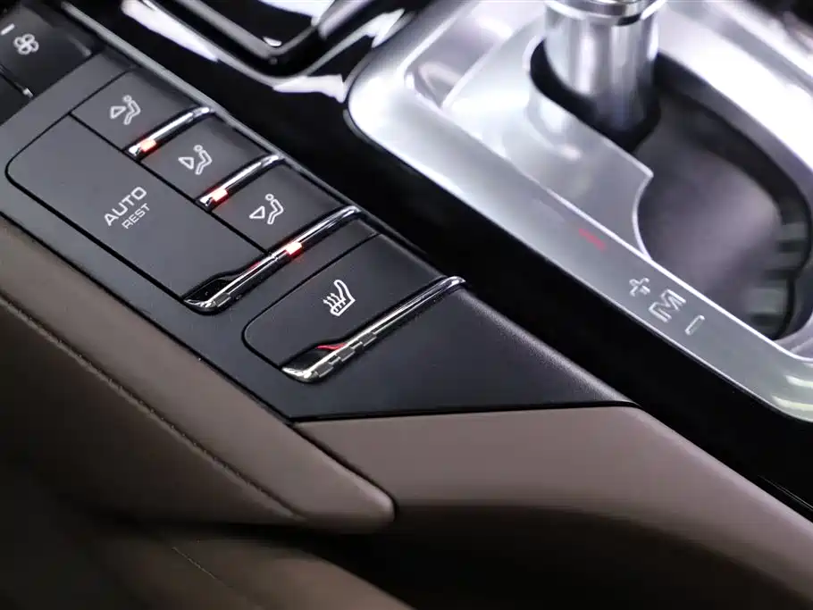 Porsche Cayenne 2014 Cayenne Platinum Edition 3.0T