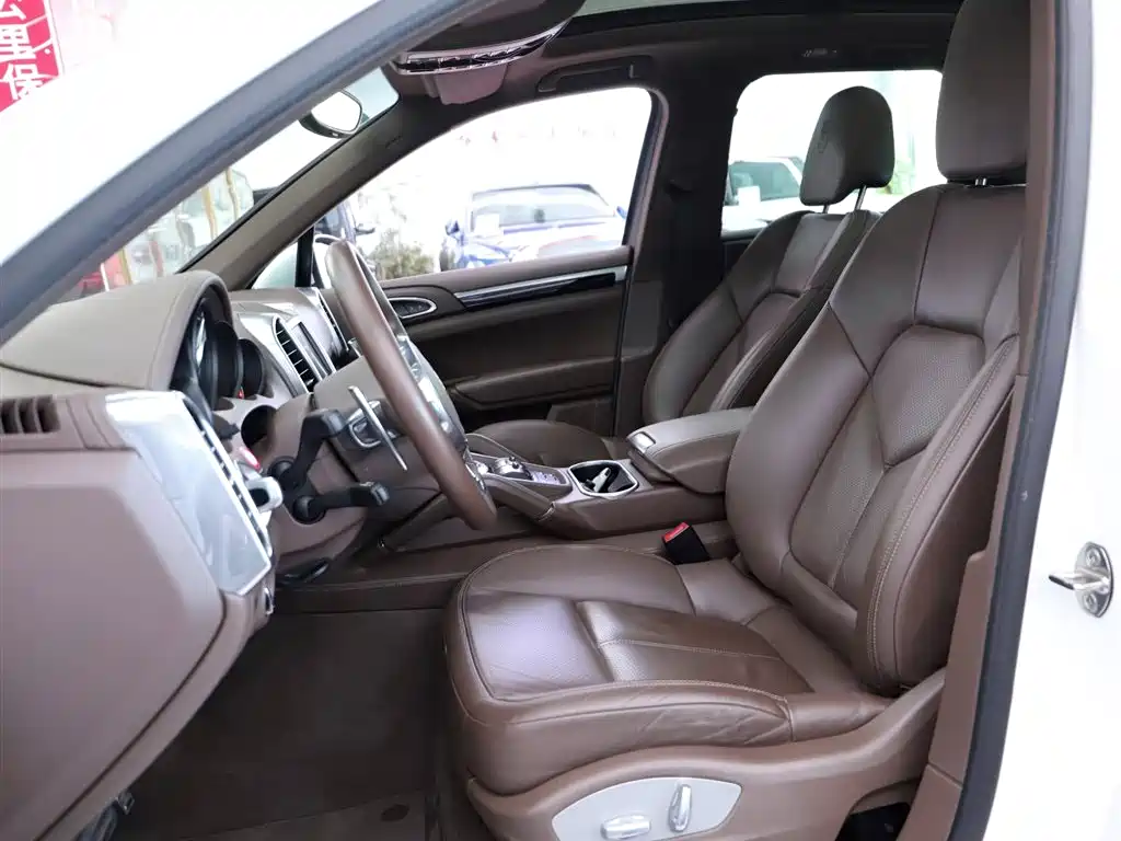 Porsche Cayenne 2014 Cayenne Platinum Edition 3.0T