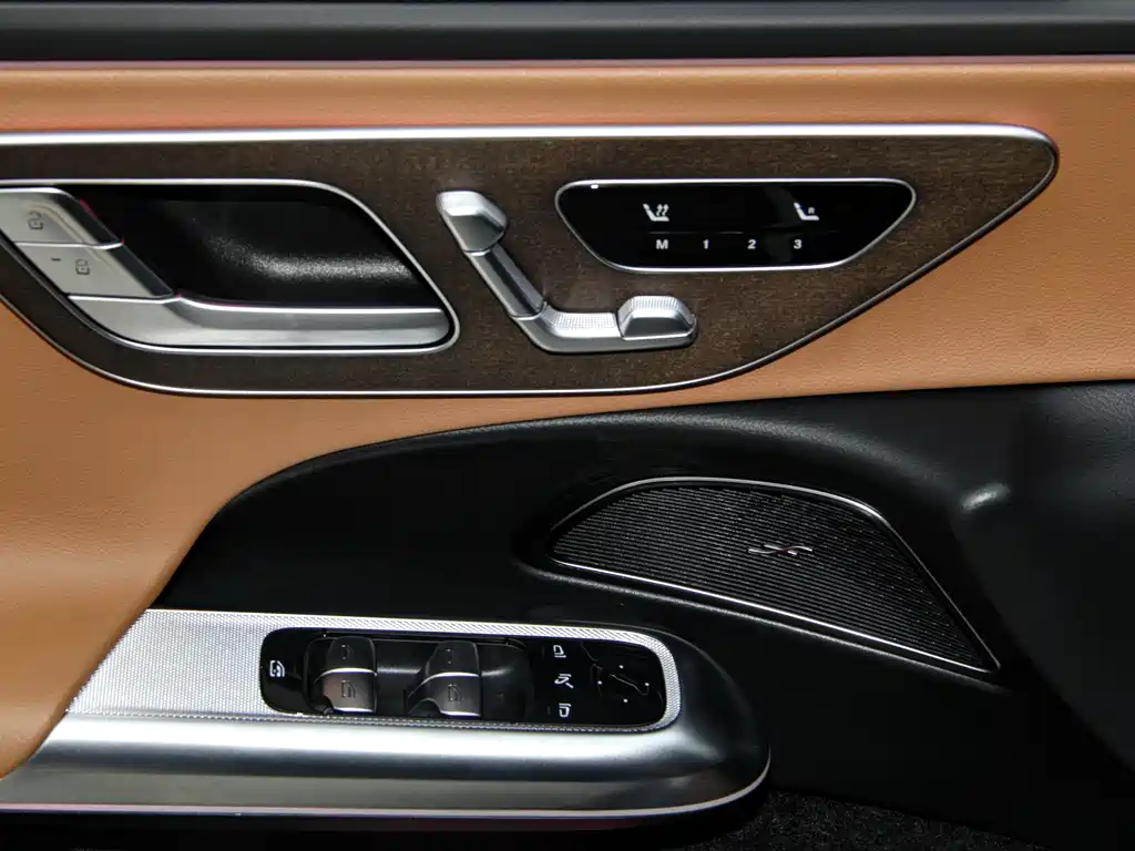 Mercedes-Benz E-Class 2025 E 300 L Fashion