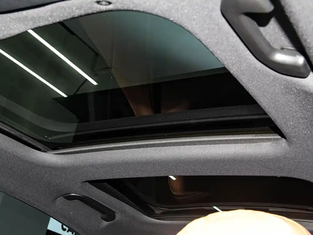 Mercedes-Benz E-Class 2025 E 300 L Fashion