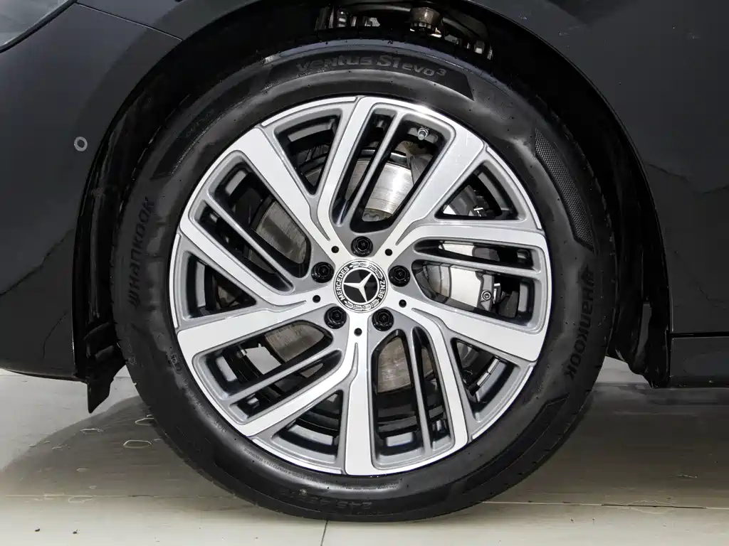 Mercedes-Benz E-Class 2025 E 300 L Fashion