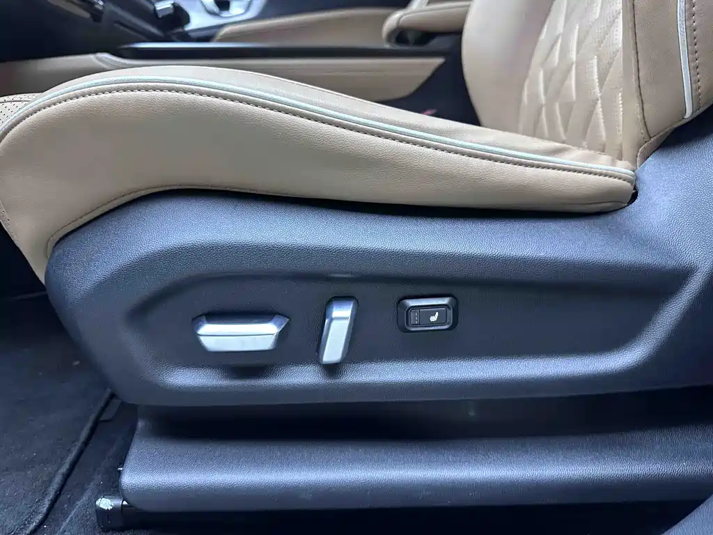 Wuling Jiachen 2022 1.5T CVT Exclusive Flagship Edition