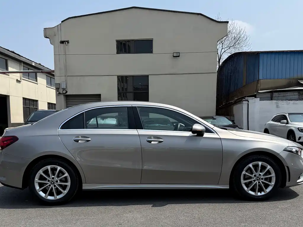 Mercedes-Benz A-Class 2021 A 200 L Sport Sedan Fashion Edition