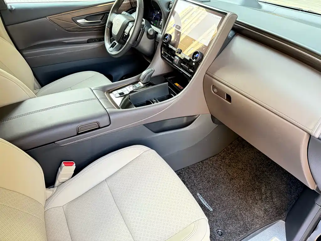 Alphard 2024 Hybrid 2.5L Premium Edition
