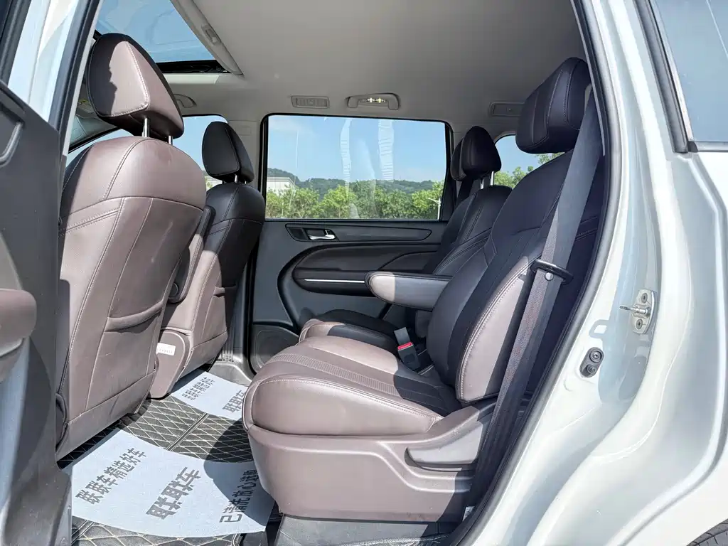 GAC Trumpchi M6 2019 270T Automatic Luxury Edition (7-Seater) China V