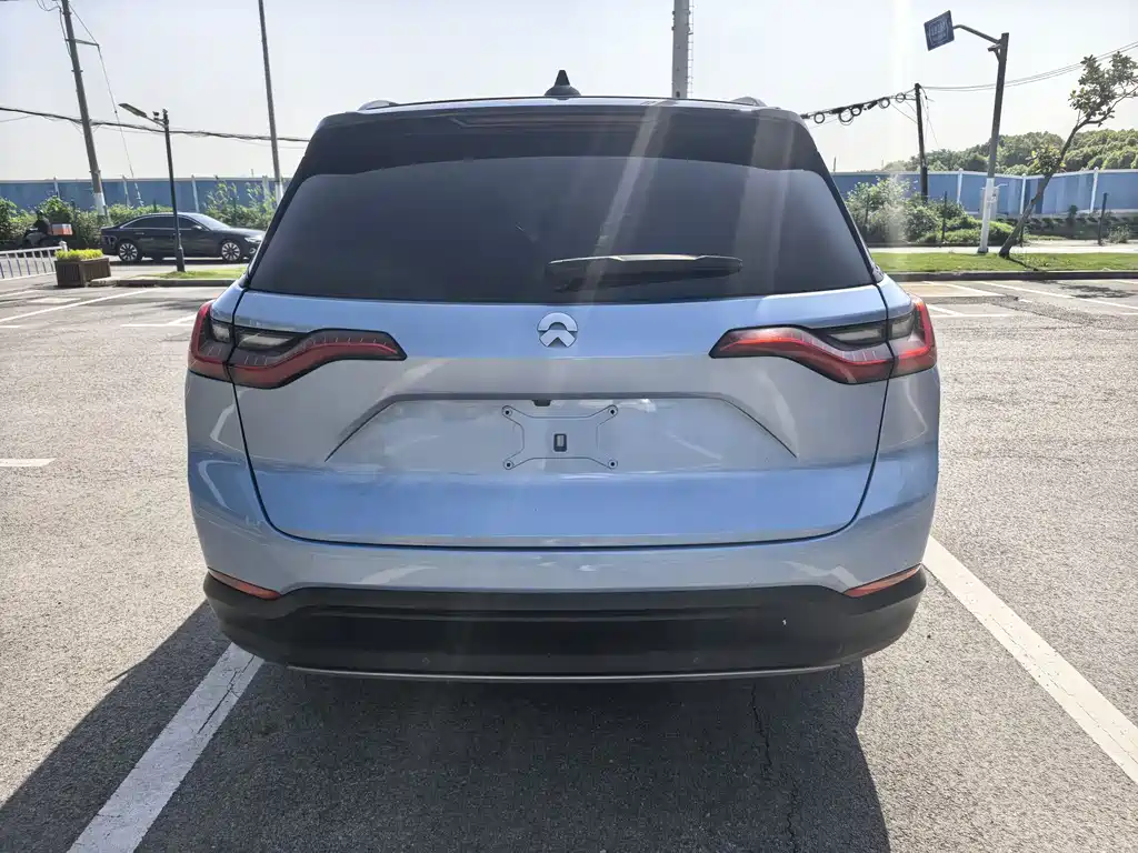 NIO ES8 2018 Founders Edition