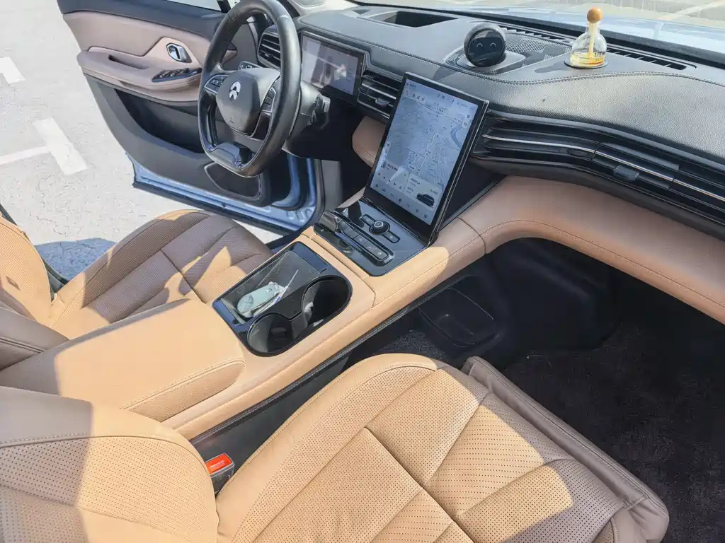 NIO ES8 2018 Founders Edition