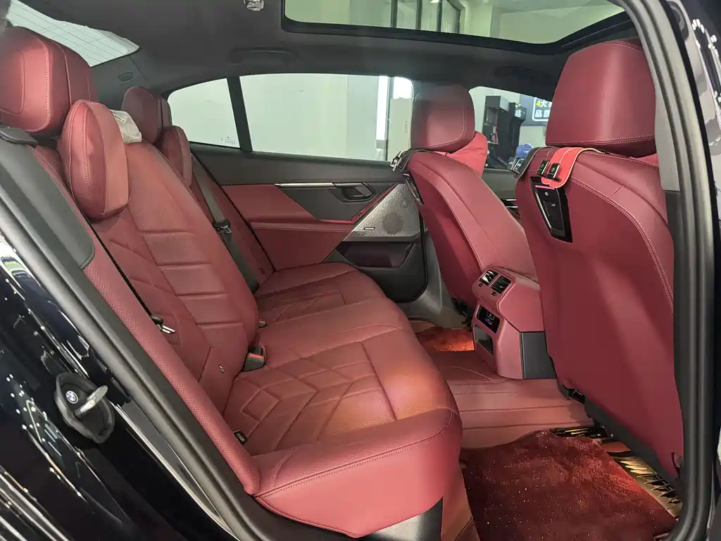 BMW 5 Series 2025 530Li Leading Edition M Sport Package - фото 6