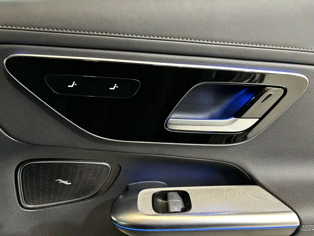 Mercedes-Benz GLC 260 L 4MATIC Luxury 5-Seater 2024