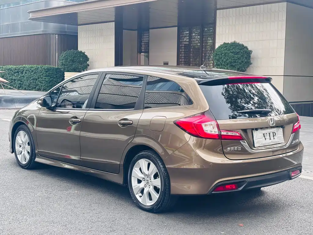 Honda Jade 2014 1.8L Automatic Comfort Elite Edition 5-Seater