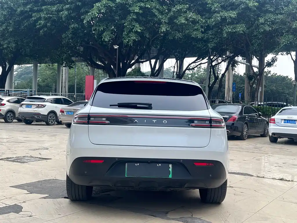 AITO M5 2022 EREV AWD Performance Edition