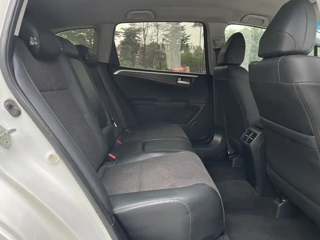 Honda Jade 2013 1.8L Automatic Comfort Edition 5-Seater