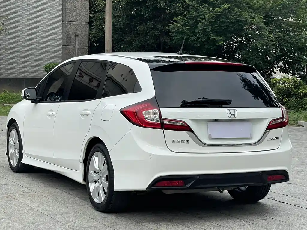 Honda Jade 2013 1.8L Automatic Comfort Edition 5-Seater