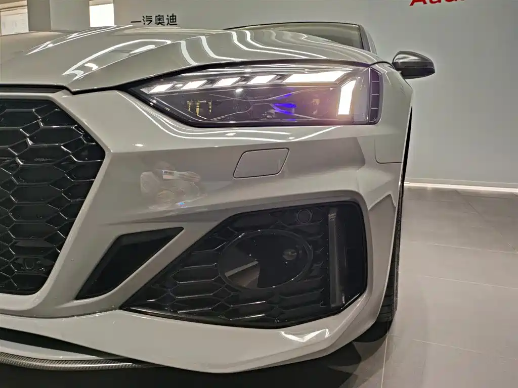 Audi RS 5 2023 RS 5 2.9T Sportback Dark Gold Edition