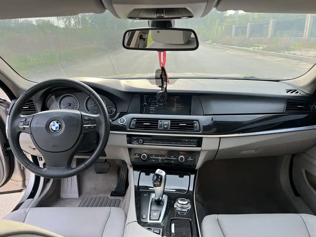 BMW 5 Series 2012 523Li Luxury - фото 13