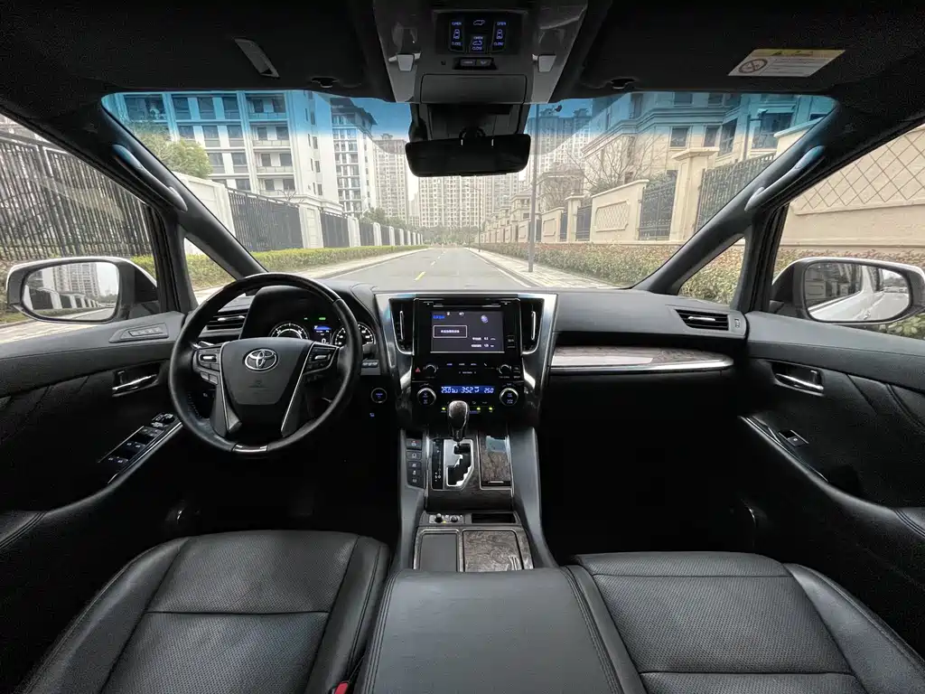 Toyota Vellfire 2019 Hybrid 2.5L HV Premium Edition