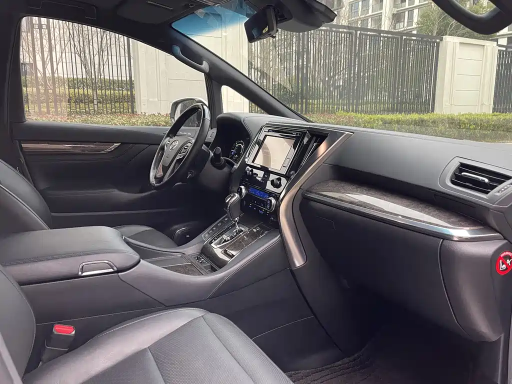 Toyota Vellfire 2019 Hybrid 2.5L HV Premium Edition