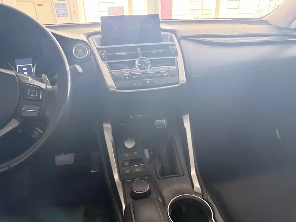Lexus NX 2015 200t AWD F Sport