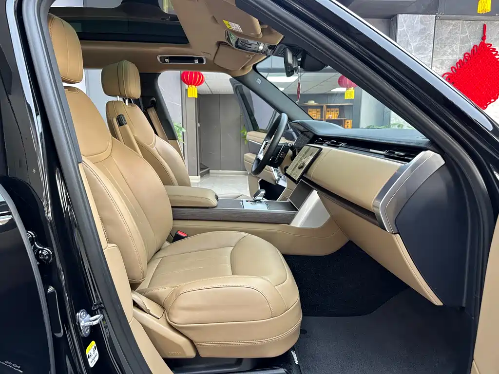 Range Rover 2024 3.0 L6 400PS Autobiography LWB