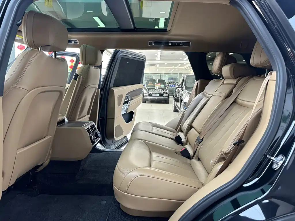 Range Rover 2024 3.0 L6 400PS Autobiography LWB