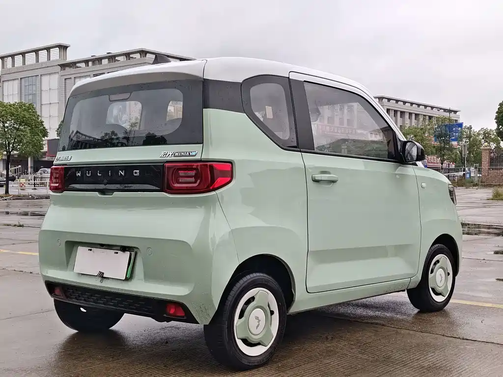 Hongguang MINI EV 2021 Macaron Premium Edition LFP