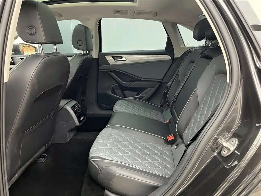 Sagitar 2023 300TSI DSG Beyond Edition
